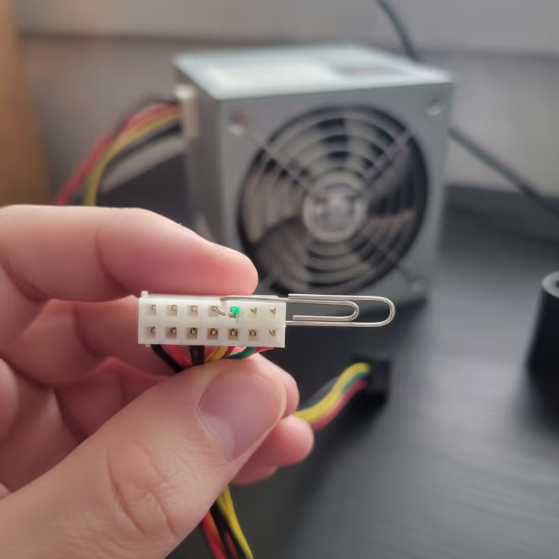 Prueba el arranque en vacío con el puente ATX